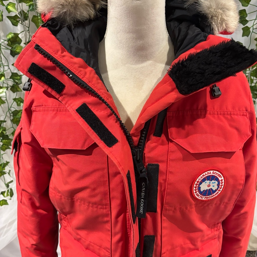 Women’s Canada Goose Expedition Parka - Picture 5 of 16